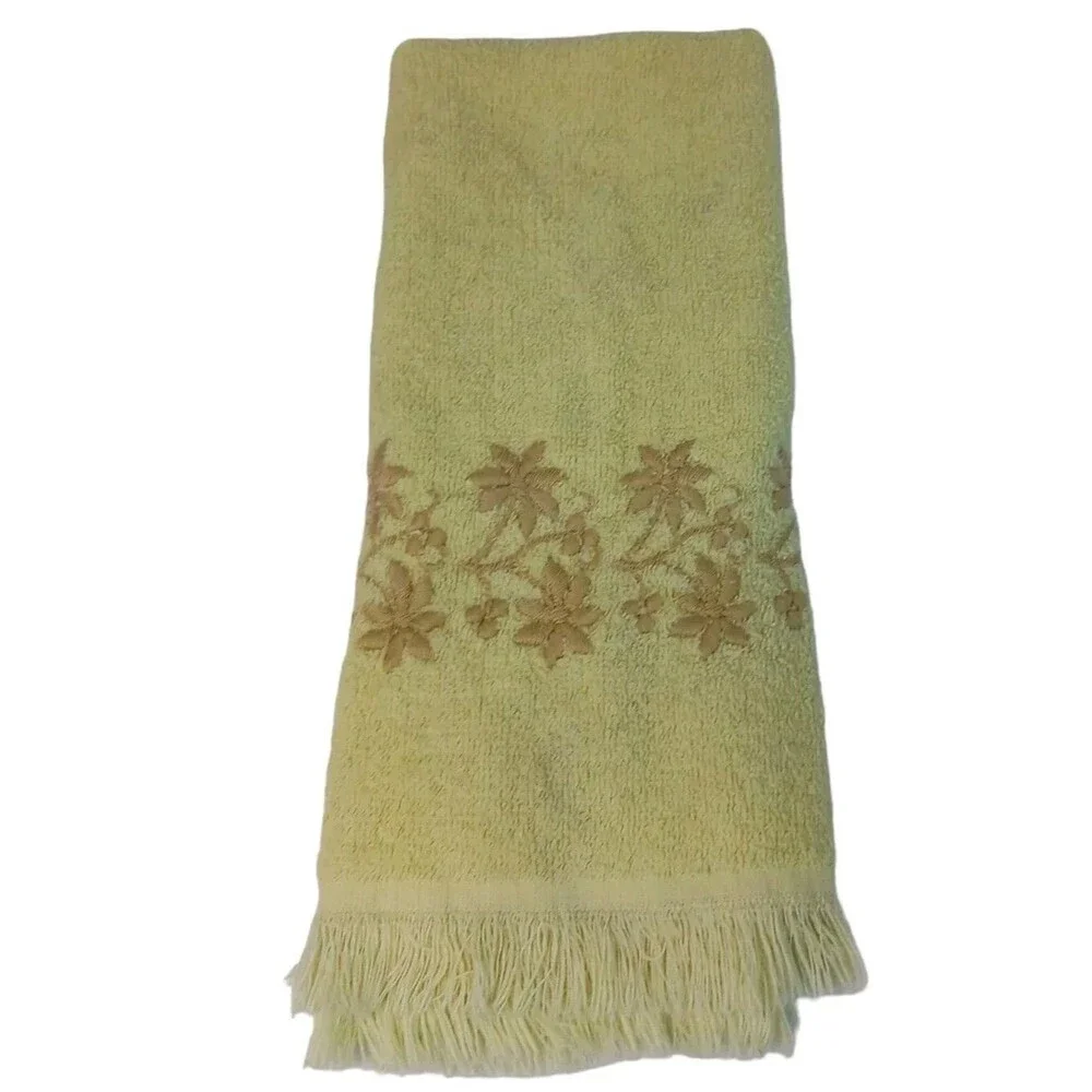 Dundee Yellow Embroidered Hand towel Daisy Cotton Regency Fringe USA 15x23